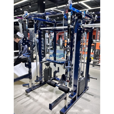 Ο εξοπλισμός του γυμναστηρίου του Smith Machine Πολυλειτουργικό Ρακ με καλώδια.